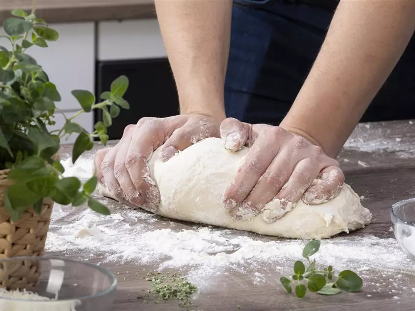 Oregano-Baguette mit Parmesan - Gartencenter Kiefl