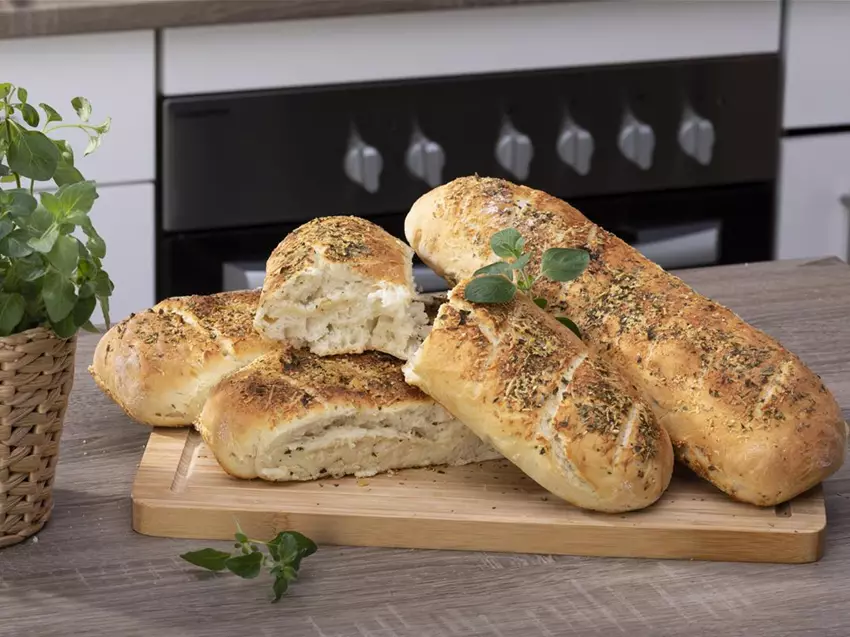 Oregano-Baguette mit Parmesan - Gartencenter Kiefl