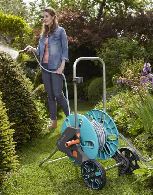 Gardena Schlauchwagen AquaRoll M Set mit Schlauch und Spritze, M Set