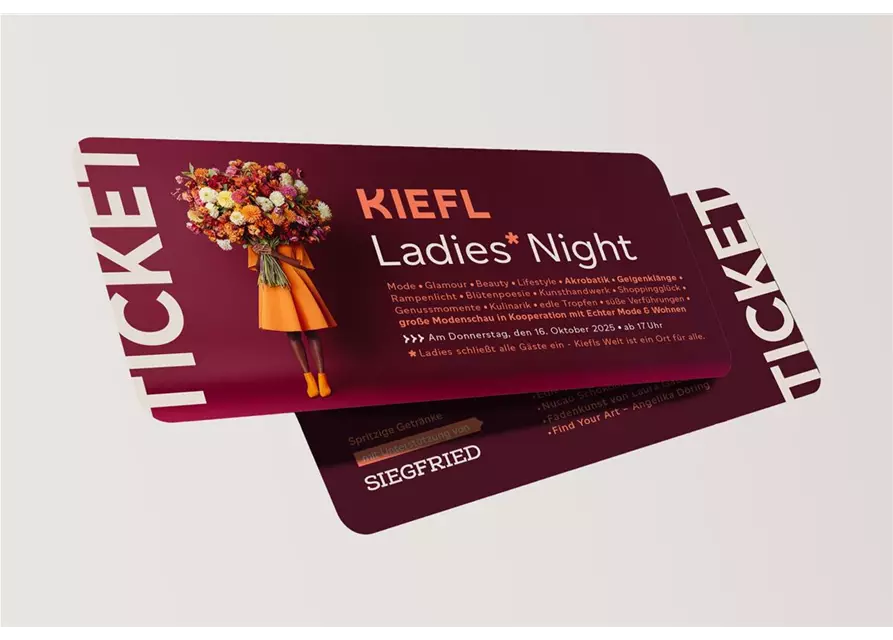 Gestaltetes Ticket für die Kiefl Ladies Night 2025 in Bordeauxrot mit orangenen Akzenten, Illustration einer Frau im orangefarbenen Kleid mit großem Blumenstrauß und Eventinformationen.