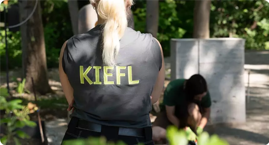 herobild_ausbildung-in-kiefls-friedhofsgaertnerei_kiefls-welt-gartencenter-kiefl-in-gauting-bei-muenchen.jpg