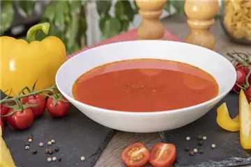Aromatische Tomatensuppe mit Paprika
