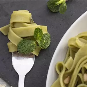 Frische Pfefferminz-Tagliatelle