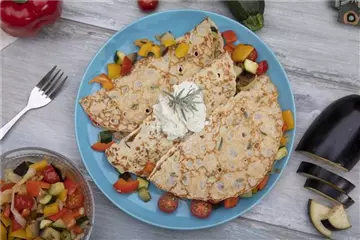 Pfannkuchen mit pikanter Gemüsefüllung