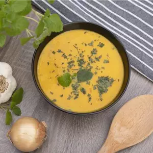 Kürbissuppe mit Zitronenmelisse