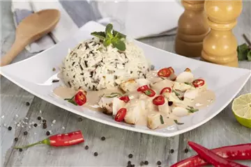 Hähnchen mit Kokos-Minz-Soße