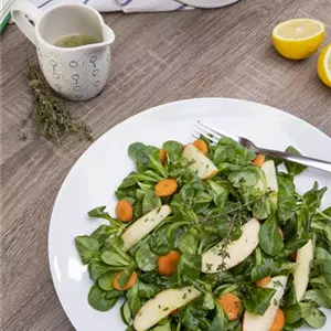 Salat mit Thymian-Honig-Dressing