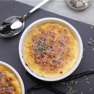 Crème brûlée mit Lavendel Crème brûlée mit Lavendel