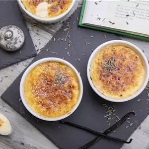 Crème brûlée mit Lavendel Crème brûlée mit Lavendel