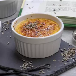 Crème brûlée mit Lavendel Crème brûlée mit Lavendel