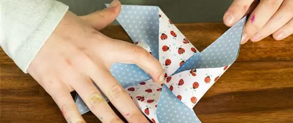 Ein Papierwindrad basteln