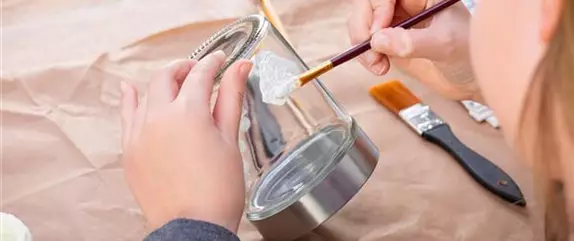 Leuchtende Mondscheingläser basteln