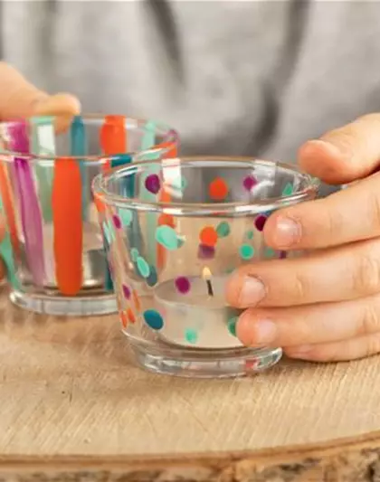 Bunte Ostergläser mit Nagellack gestalten