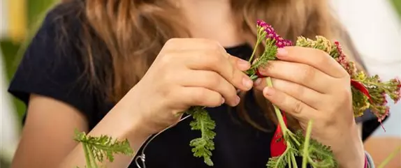 Blumenkopfkränze selber binden