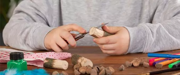 Figuren aus Holz schnitzen